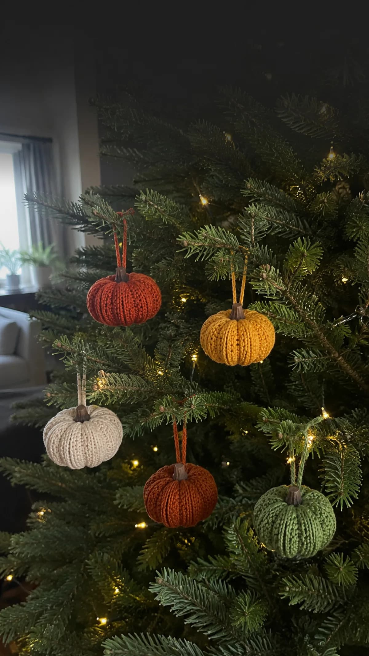 Ribbed Pumpkin Ornaments crochet pattern project